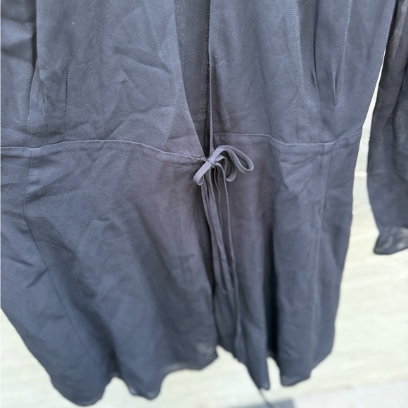 NWT Reformation dress. Sexy lightweigjt dress with cutout - Picture 5 of 7